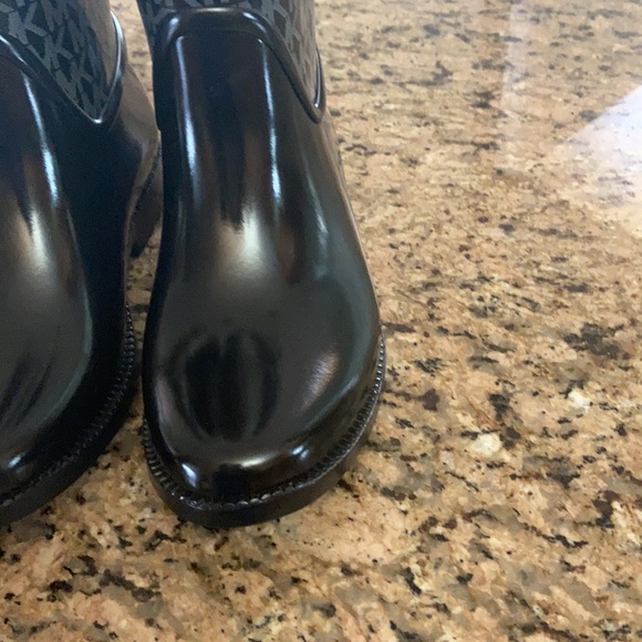 Michael Kors rain boots - Picture 2 of 10